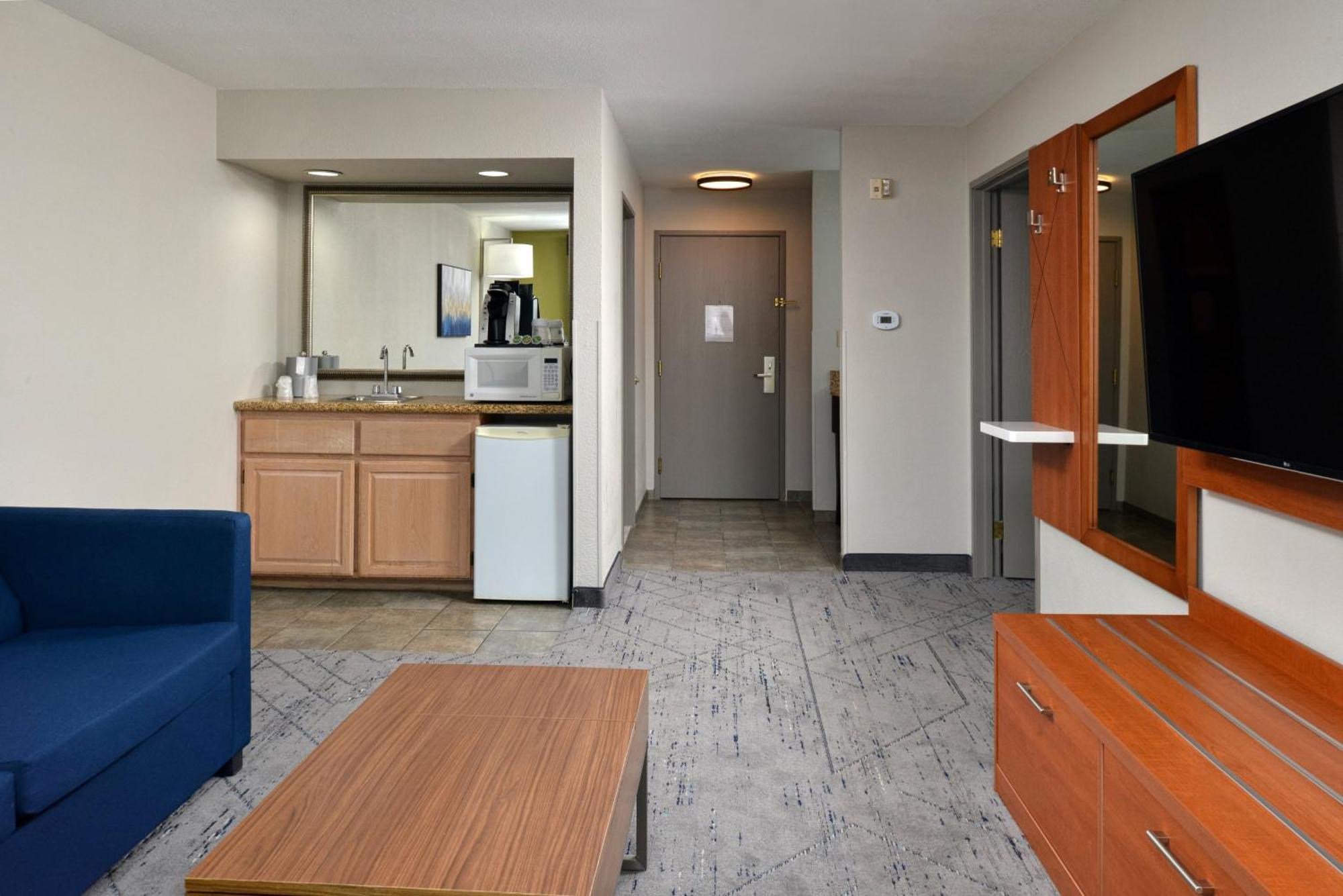 Holiday Inn Express Hotel & Suites Farmington By Ihg Exterior photo