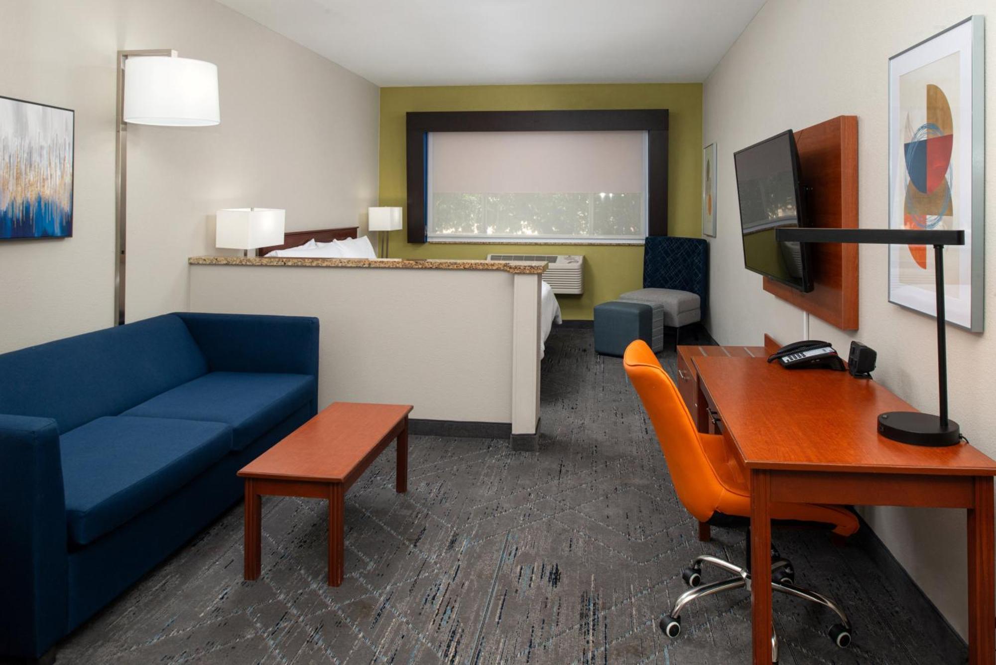 Holiday Inn Express Hotel & Suites Farmington By Ihg Exterior photo