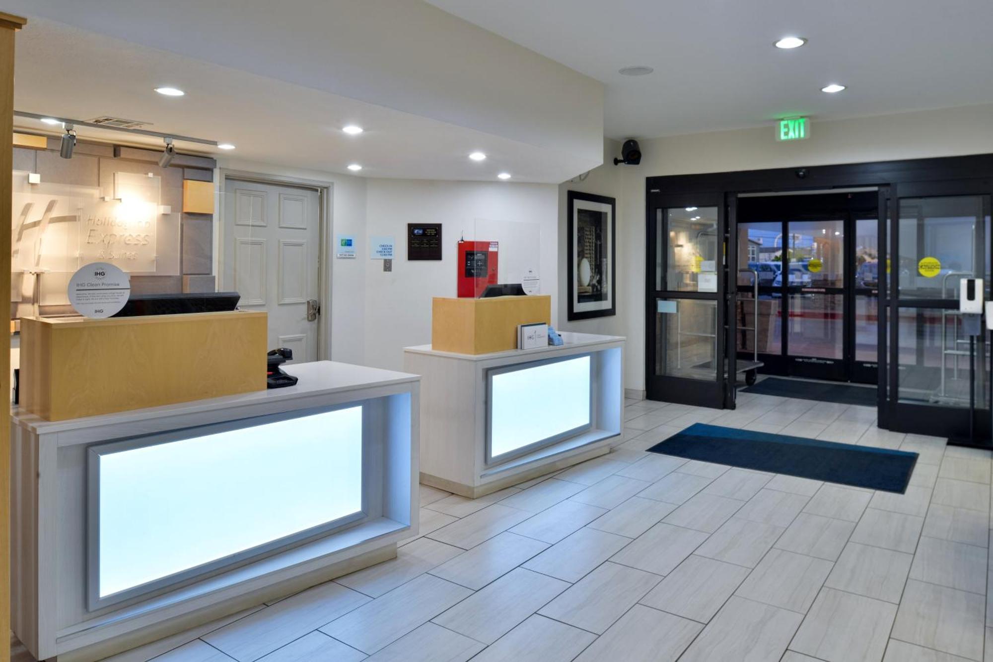 Holiday Inn Express Hotel & Suites Farmington By Ihg Exterior photo